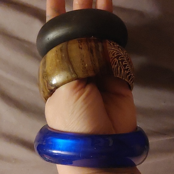 3 Bangle Lot Jewelry - Picture 8 of 8